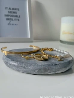 Finaste Initial armband chain & pearl kleur goud Online