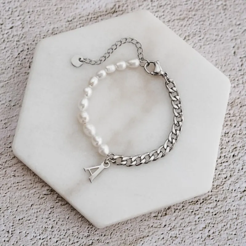 Finaste Initial armband chain & pearl kleur zilver Sale