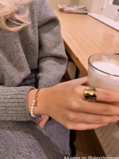Finaste Initial armband chain & pearl kleur goud Online