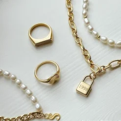Finaste Initial armband chain & pearl kleur goud Online