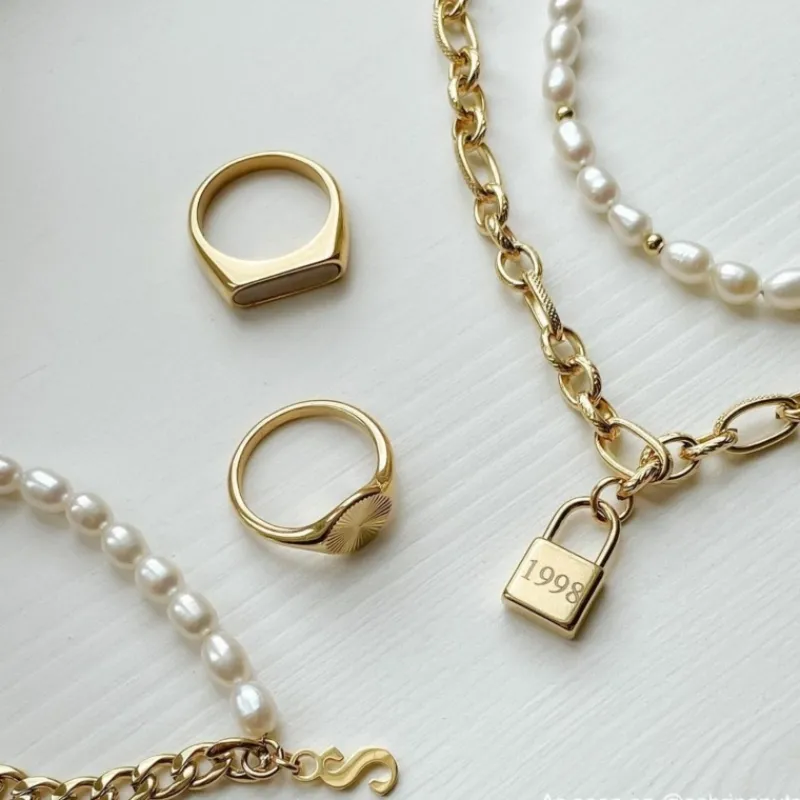 Finaste Initial armband chain & pearl kleur goud Online