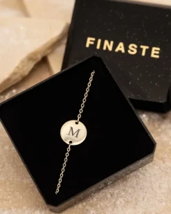 Finaste Initial Armband Coin New