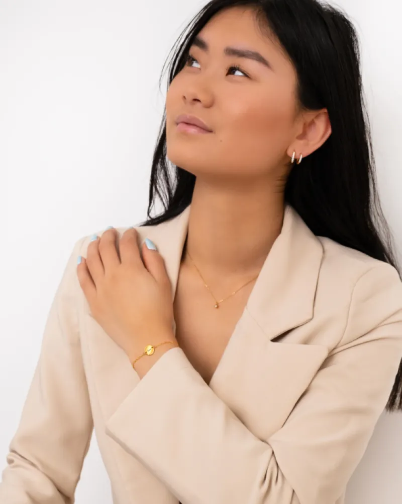 Finaste Initial Armband Mini Coin Goud Kleurig Best