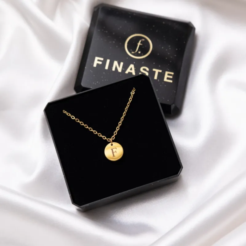 Finaste Initial Coin Ketting Goud Kleurig Best
