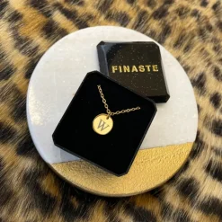 Finaste Initial Coin Ketting Goud Kleurig Best