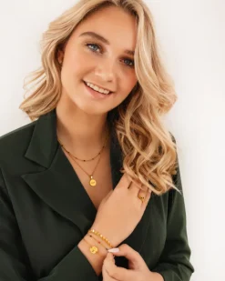 Finaste Initial necklace 2 letters goudkleurig Hot