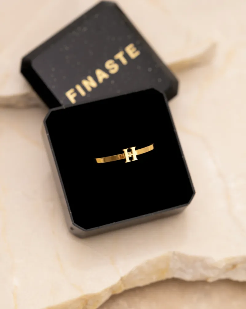 Finaste Initial ring mini goldplated Clearance