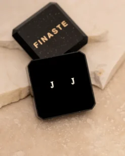 Finaste Initial stud oorbellen Discount