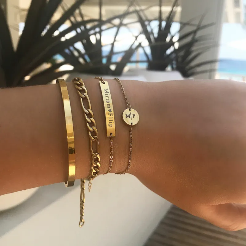 Finaste 2 initialen armband klein muntje goud kleurig Best
