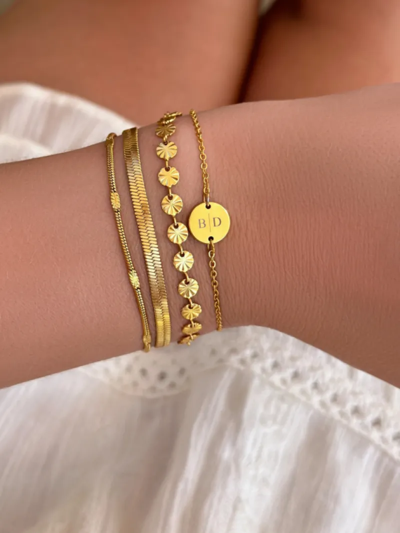 Finaste 2 initialen armband klein muntje goud kleurig Best