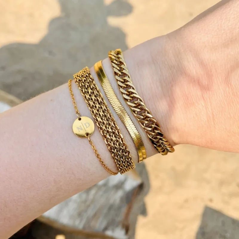 Finaste 2 initialen armband klein muntje goud kleurig Best