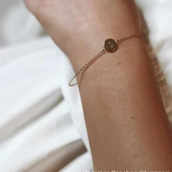 Finaste 2 initialen armband klein muntje goud kleurig Best