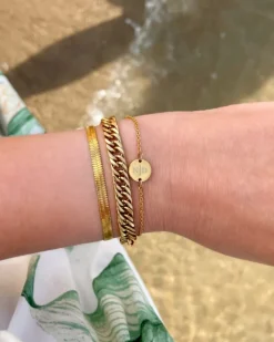 Finaste 2 initialen armband klein muntje goud kleurig Best