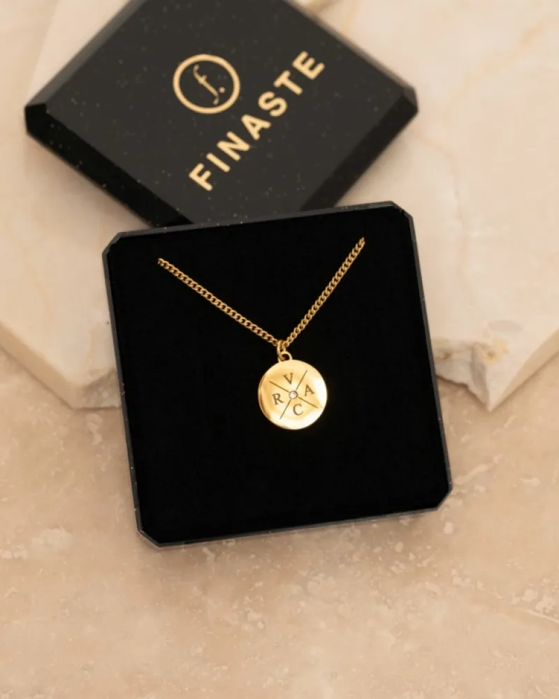 Finaste Ketting 4 initials exclusive goudkleurig Best