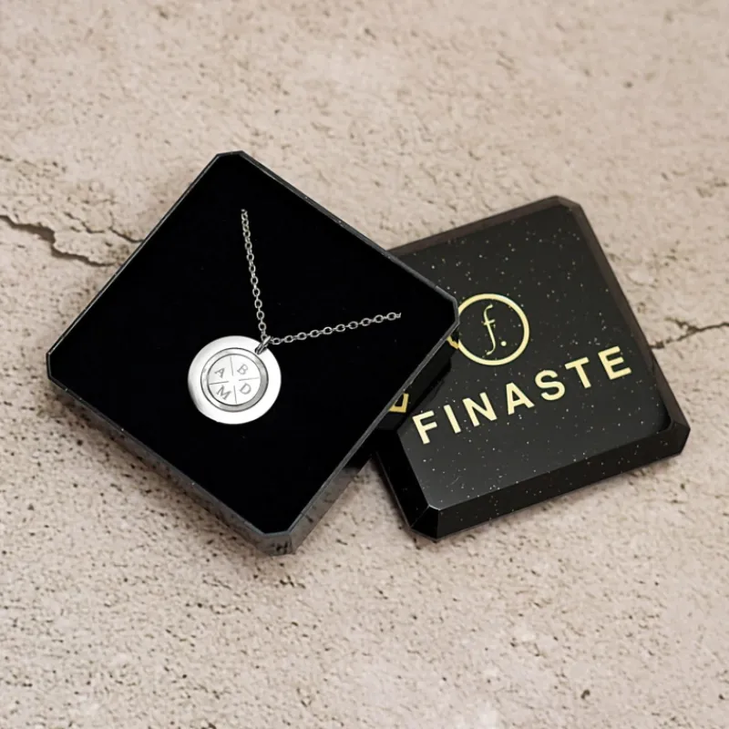 Finaste Ketting 4 initials luxury Outlet