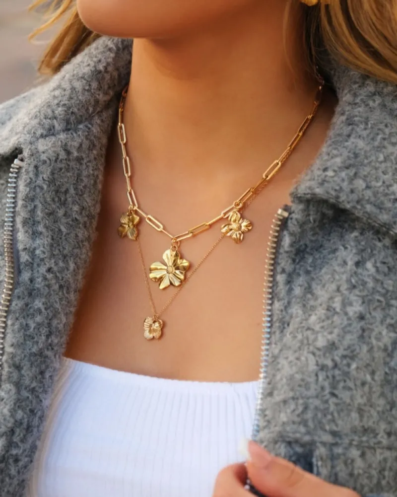 Finaste Ketting met bloemetje goudkleurig New