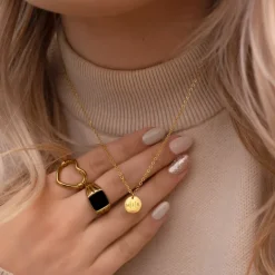 Finaste Ketting Met Drie Letters Goud Kleurig Clearance