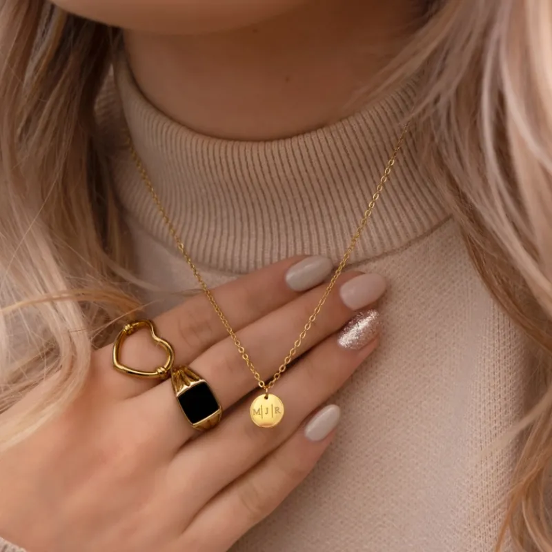 Finaste Ketting Met Drie Letters Goud Kleurig Clearance