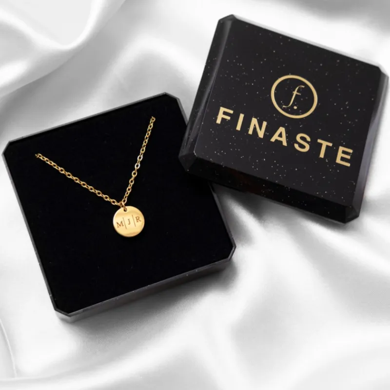 Finaste Ketting Met Drie Letters Goud Kleurig Clearance