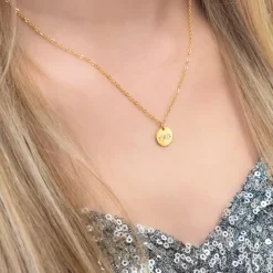 Finaste Ketting Met Drie Letters Goud Kleurig Clearance