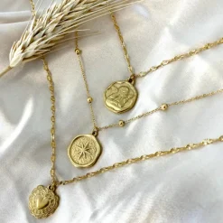 Finaste Ketting met hartje vintage kleur goud Sale