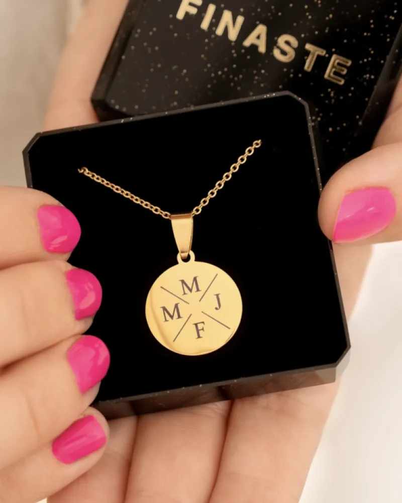 Finaste Ketting Met Vier Initialen Goud Kleurig Discount