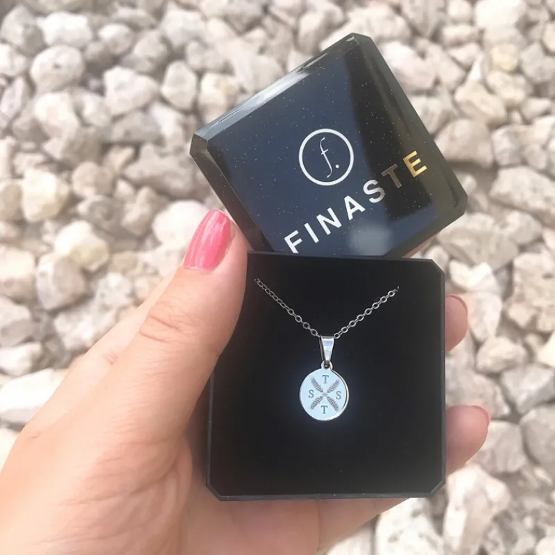 Finaste Ketting vier letters Discount