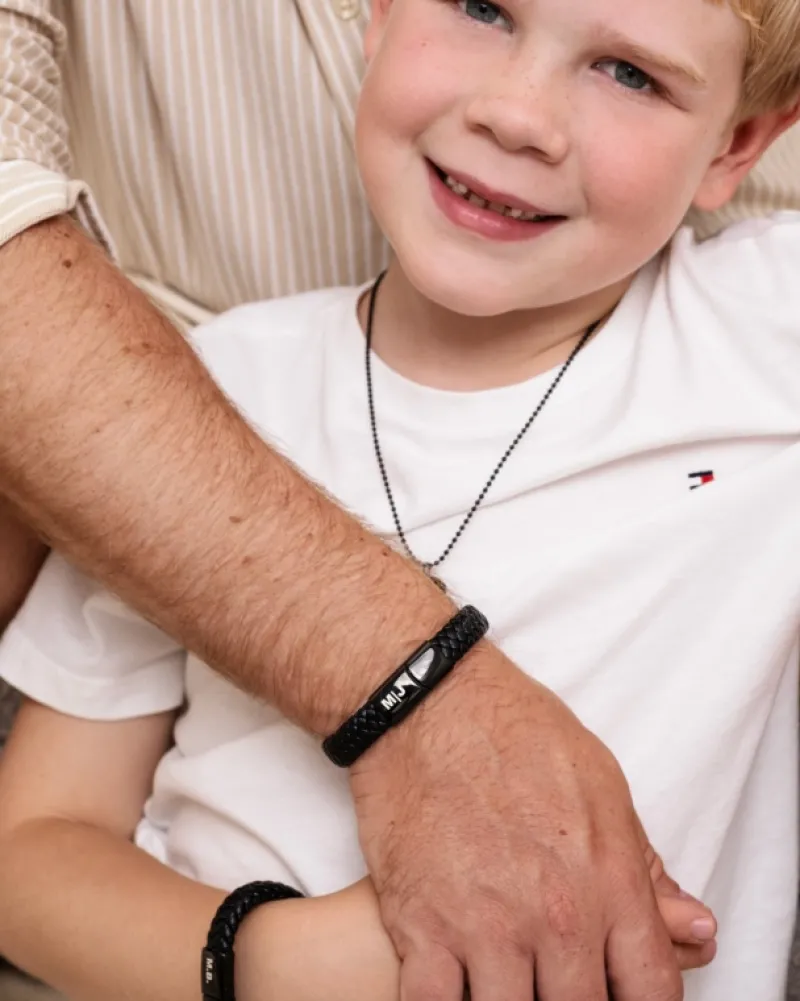 Finaste Leren mannen armband met naam zwart Outlet
