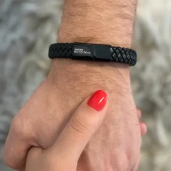 Finaste Leren mannen armband met naam zwart Outlet