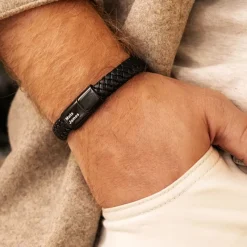 Finaste Leren mannen armband met naam zwart Outlet