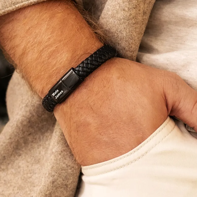 Finaste Leren mannen armband met naam zwart Outlet