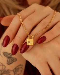 Finaste Lock ketting met jouw gravering goudkleurig Fashion