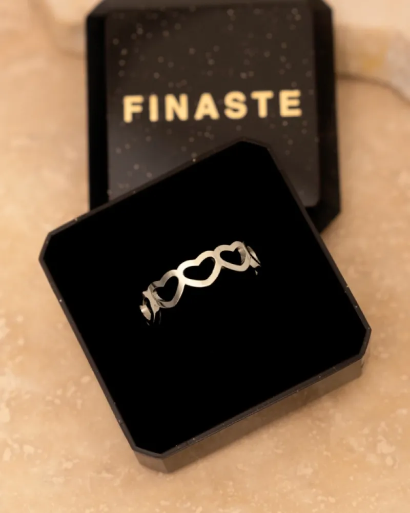 Finaste Lovely hearts ring Hot