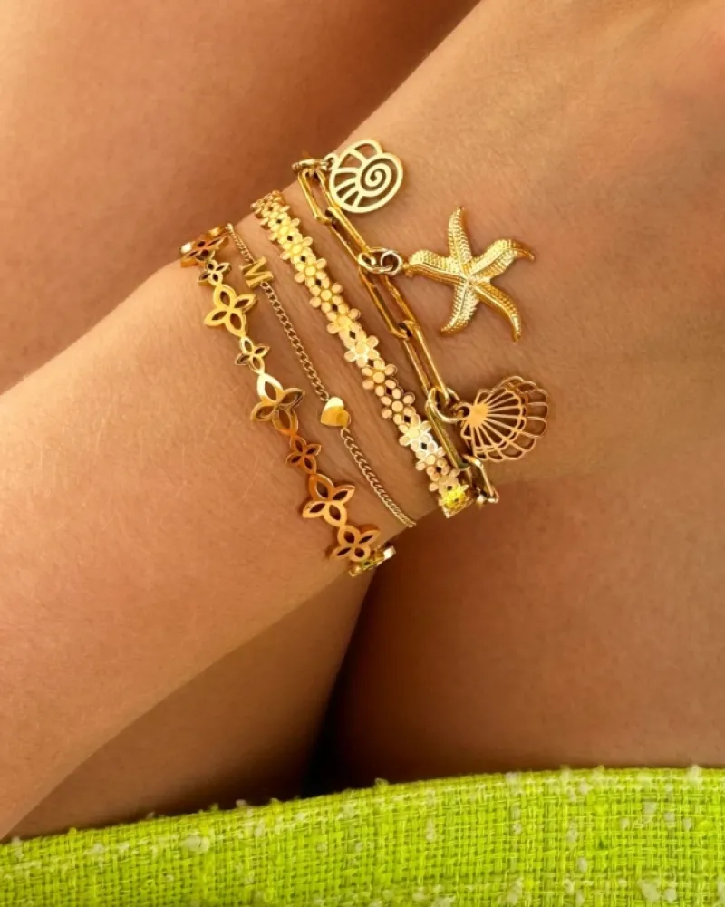 Finaste Mini initial armband met hartje goudkleurig Clearance