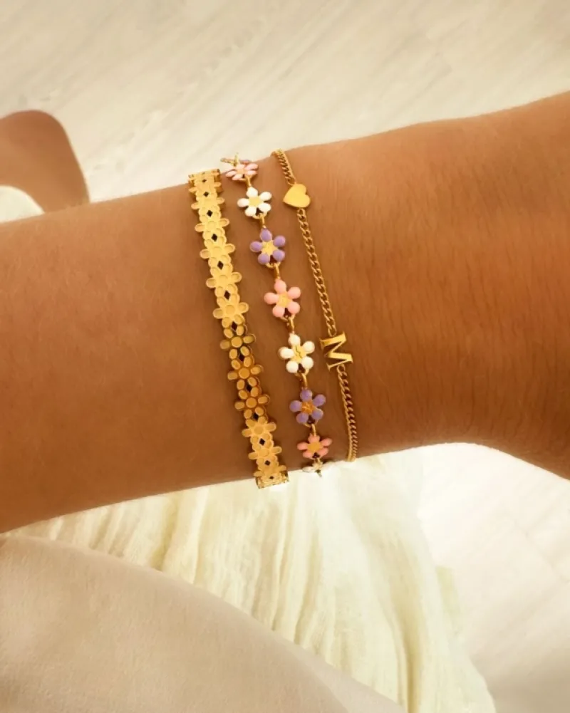 Finaste Mini initial armband met hartje goudkleurig Clearance