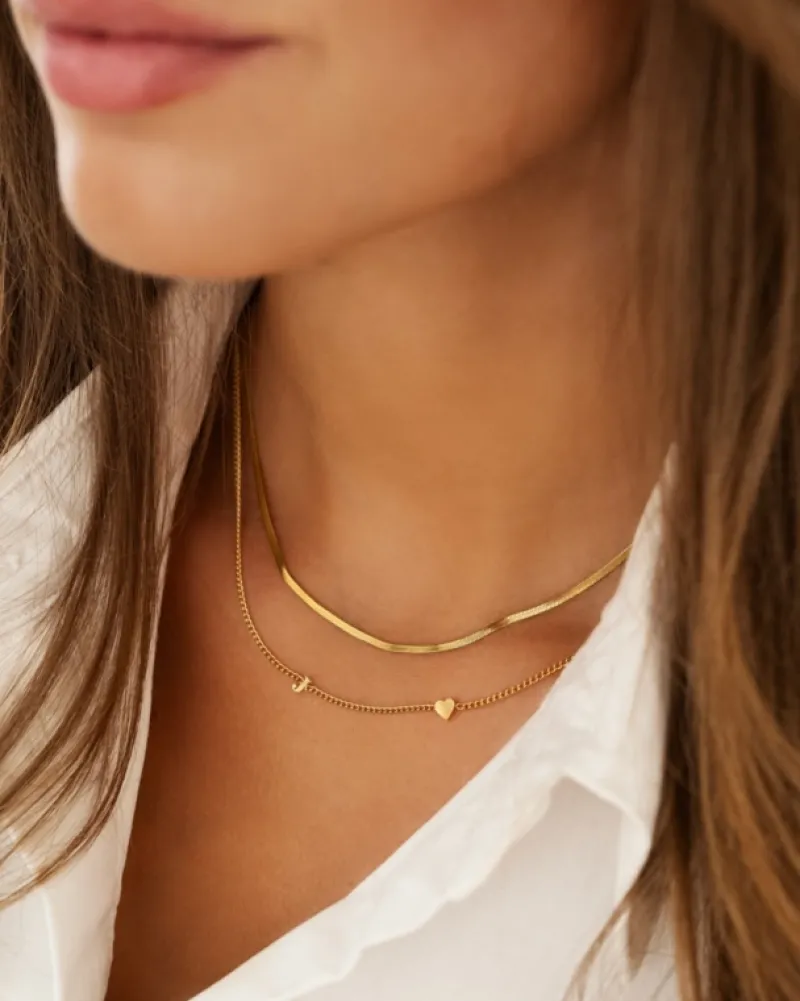 Finaste Mini initial ketting met hartje goudkleurig Online