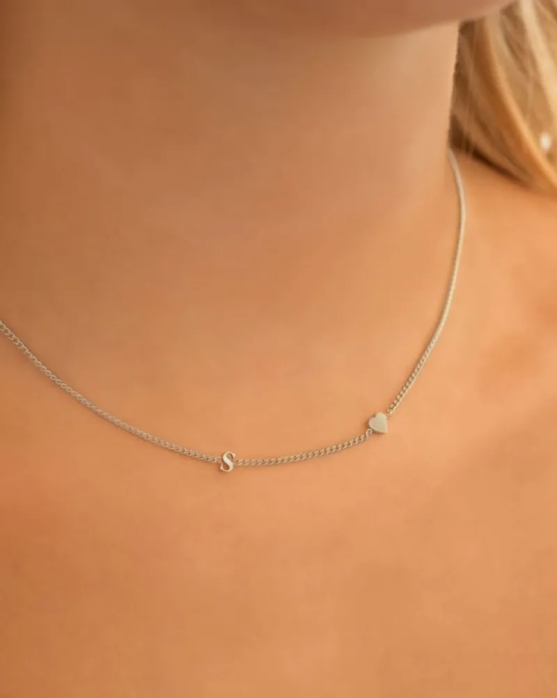 Finaste Mini initial ketting met hartje Best