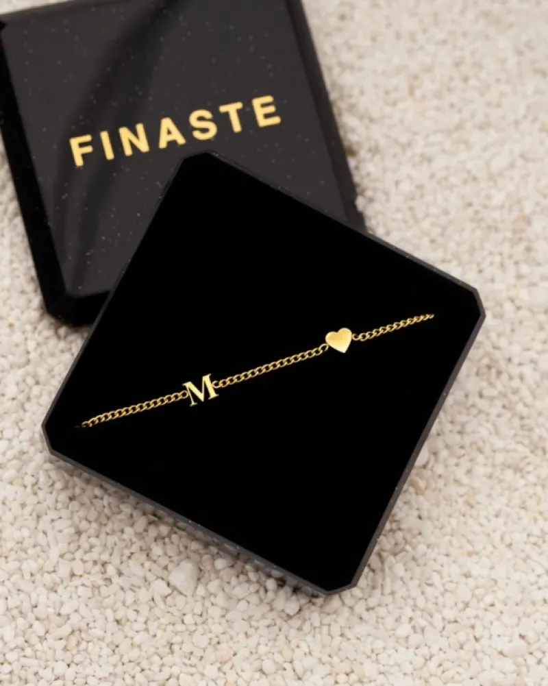 Finaste Mini initial ketting met hartje goudkleurig Online