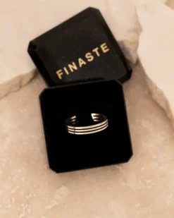 Finaste Minimal triple ring Clearance