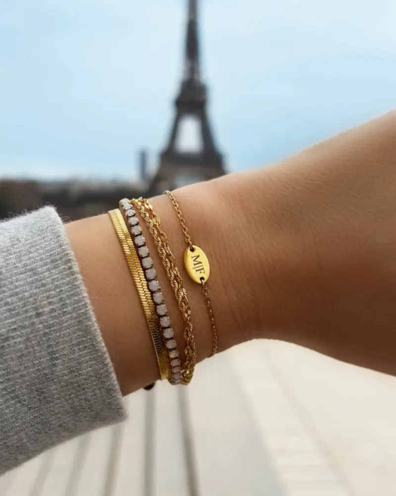 Finaste Musthave armbandje met 2 letters goud kleurig Clearance