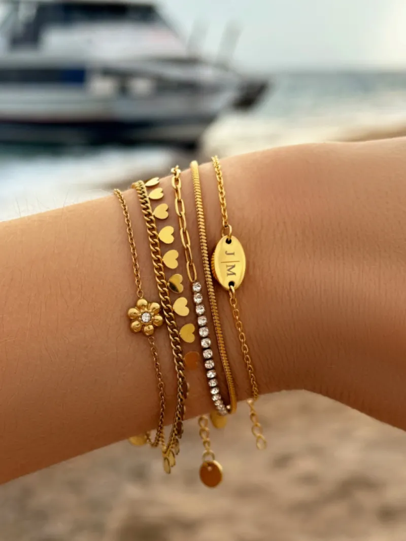 Finaste Musthave armbandje met 2 letters goud kleurig Clearance