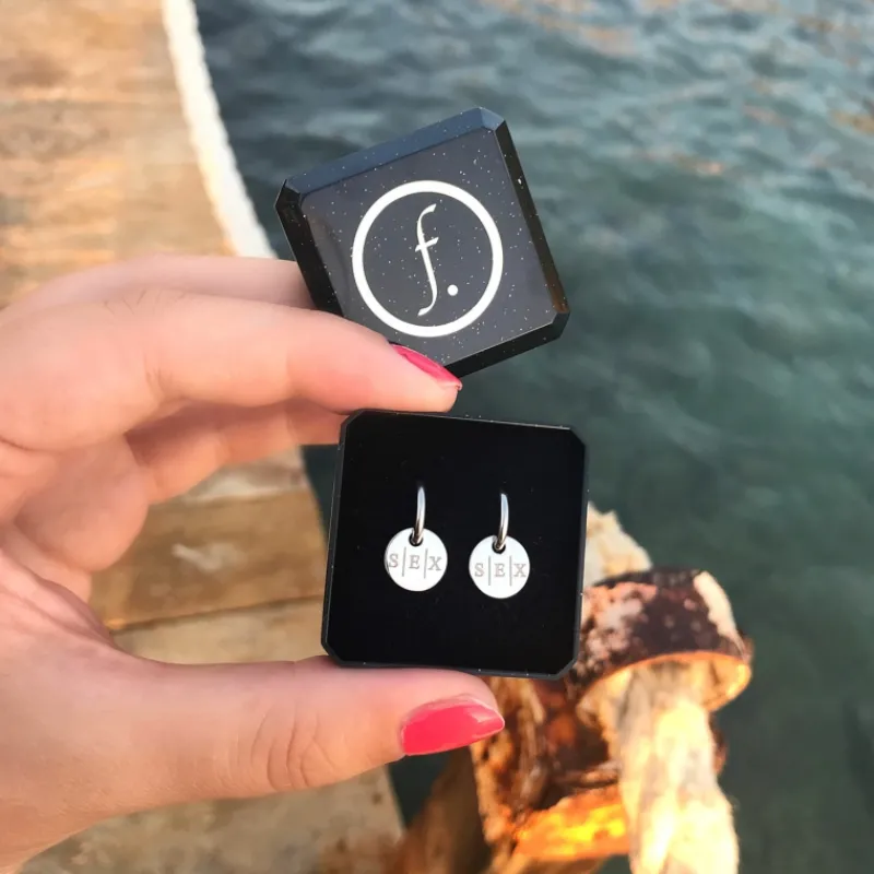 Finaste Oorbellen Met Drie Letters Sale