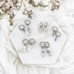 Finaste Oorbellen Quote Hanger New