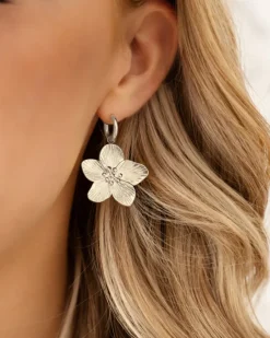 Finaste Oorringetjes met bloem Fashion
