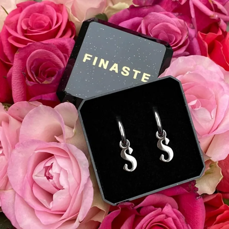 Finaste Oorringetjes met initial kleur zilver Discount