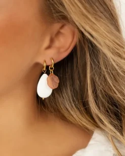 Finaste Oorringetjes met roze blaadje goudkleurig New
