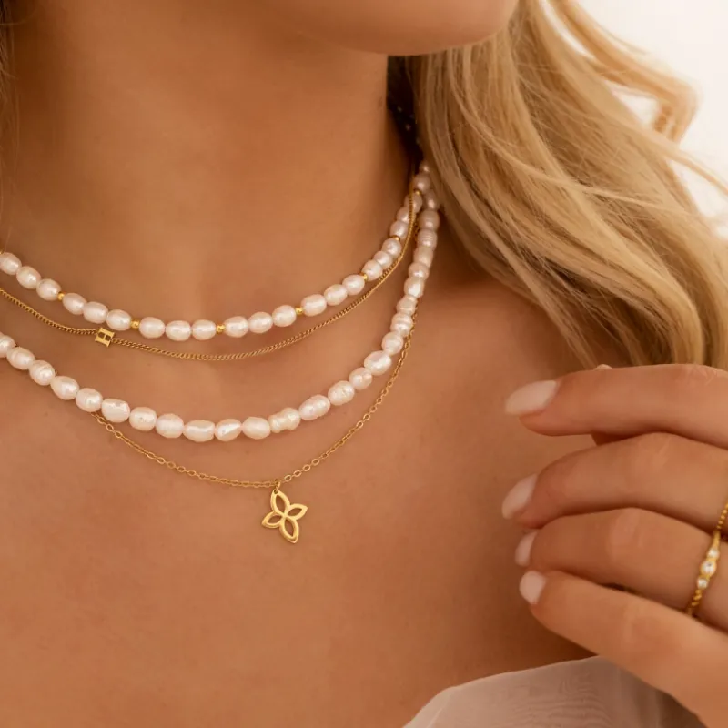 Finaste Pearl necklace goldplated Sale
