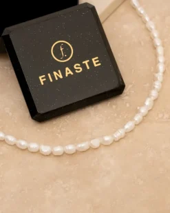 Finaste Pearl necklace goldplated Sale