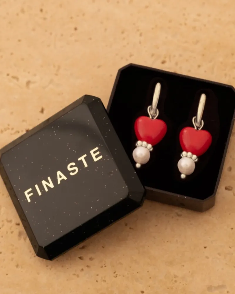 Finaste Red heart & pearl earrings Outlet