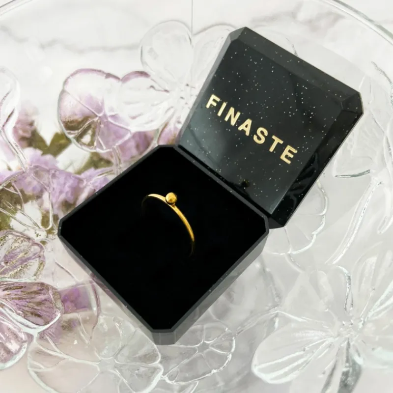 Finaste Ring met bolletje klein goud kleurig Sale